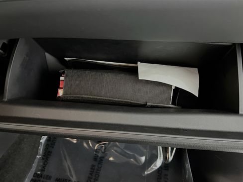 Used 2022 Toyota Highlander LE image 35