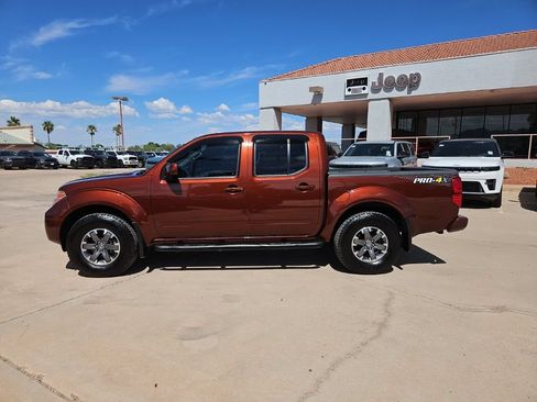 Used 2016 Nissan Frontier PRO-4X AWD/4WD image 2