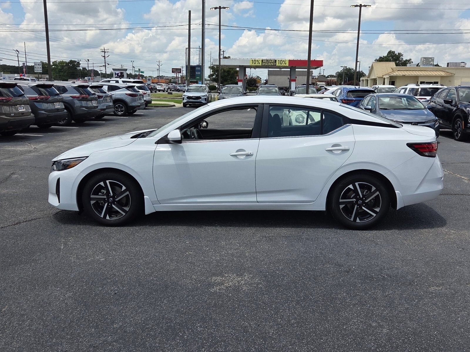 Used 2024 Nissan Sentra SV FWD image 4