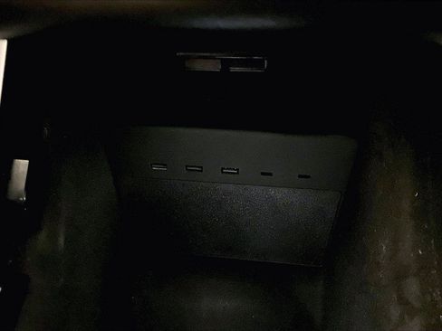 Used 2020 Tesla Model Y Long Range image 31