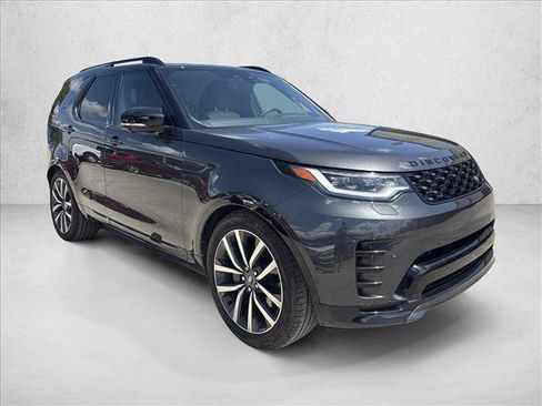 Used 2024 Land Rover Discovery Dynamic SE AWD/4WD image 7