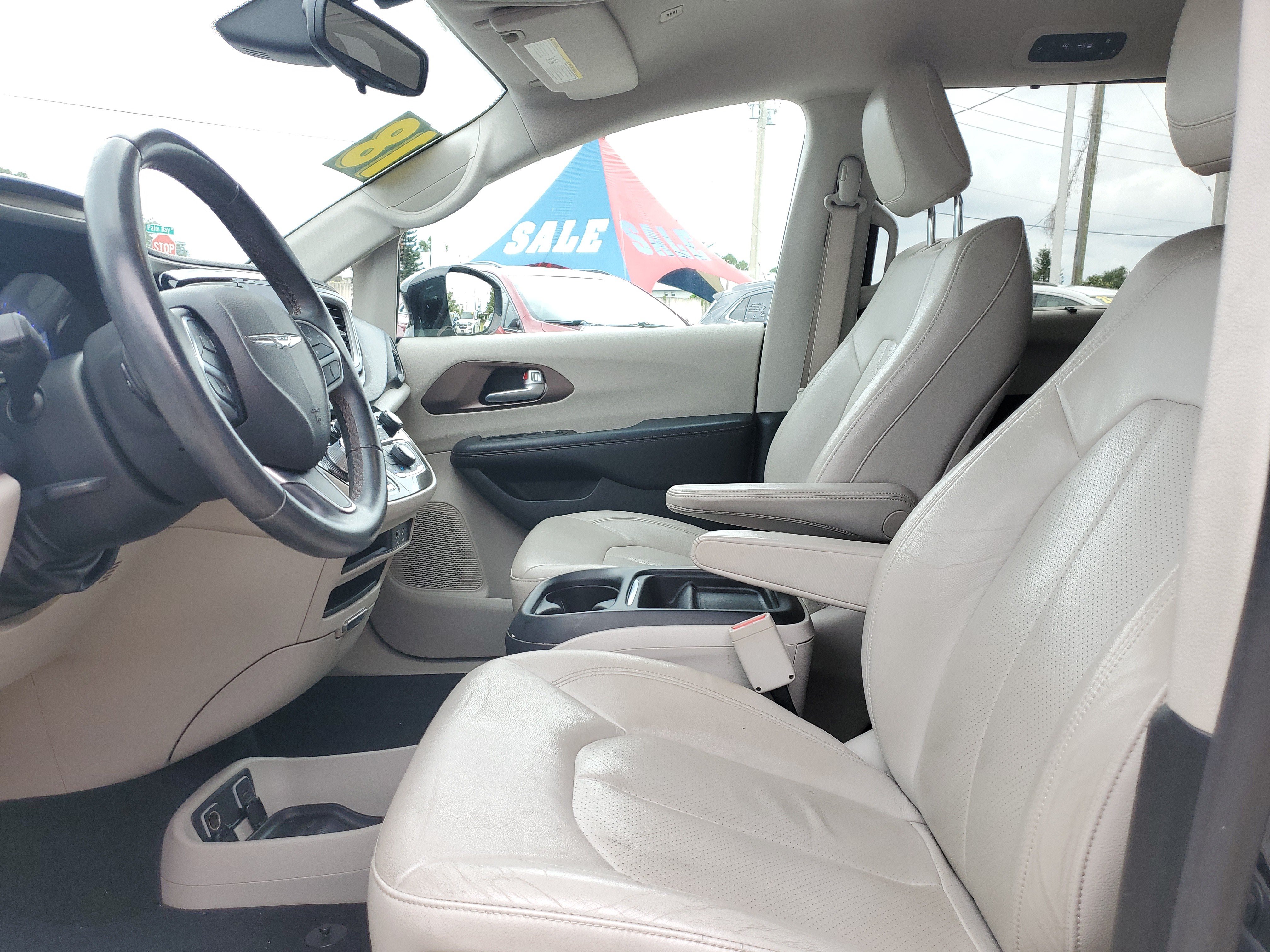 Used 2018 Chrysler Pacifica Touring-L FWD image 14