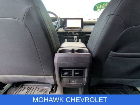 Certified 2023 Chevrolet Colorado LT w/ LT Convenience Package II AWD/4WD image 22