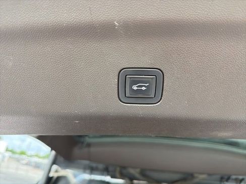 Used 2021 GMC Yukon XL Denali w/ Denali Premium Package AWD/4WD image 29