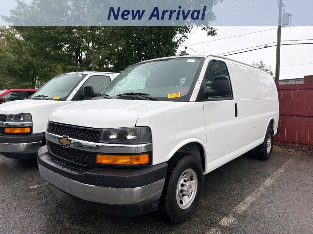 Used 2025 Chevrolet Express 2500 w/ Driver Convenience Package RWD image 1