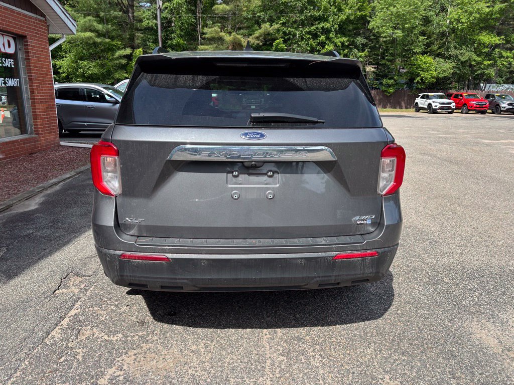 Used 2023 Ford Explorer XLT AWD/4WD image 13