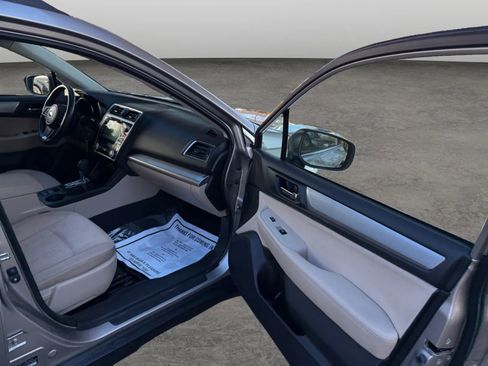 Used 2019 Subaru Outback 2.5i Premium image 16