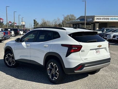 Used 2024 Chevrolet Trax LT image 13