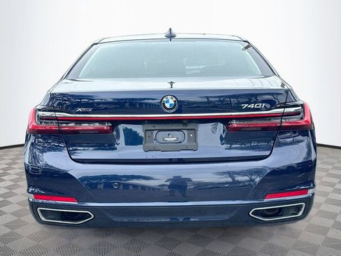 Used 2022 BMW 740i xDrive w/ Luxury Rear Seating Package image 7