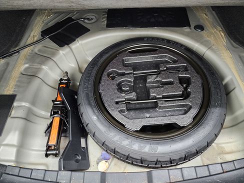 Used 2023 Nissan Sentra SV image 29