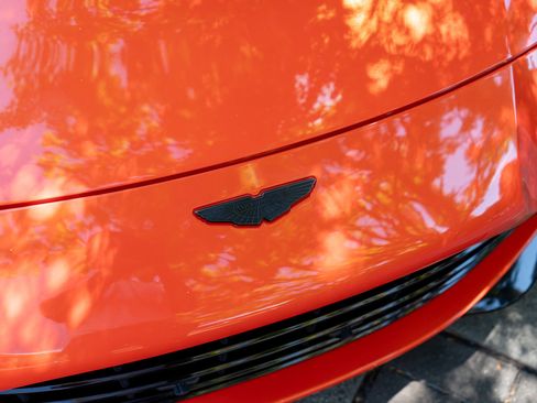 Used 2023 Aston Martin V8 Vantage Roadster RWD image 34
