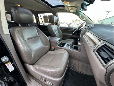 Used 2013 Lexus GX 460 image 4