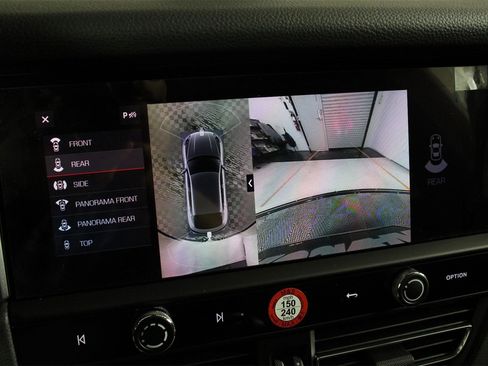 Used 2025 Porsche Macan image 17