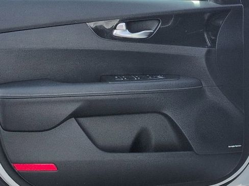 Used 2022 Kia Forte GT-Line w/ GT-Line Premium Package FWD image 13