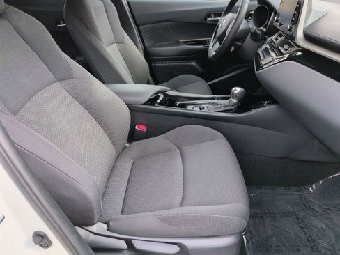 Used 2019 Toyota C-HR XLE image 28