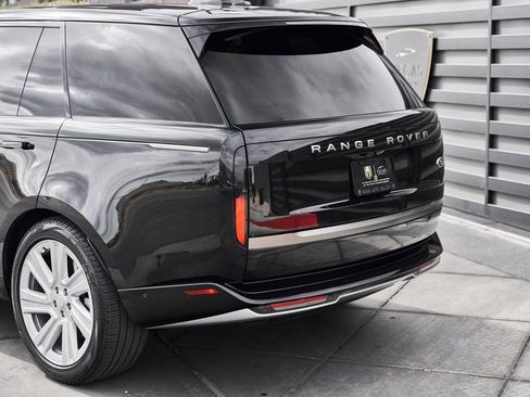 Used 2023 Land Rover Range Rover SE AWD/4WD image 9