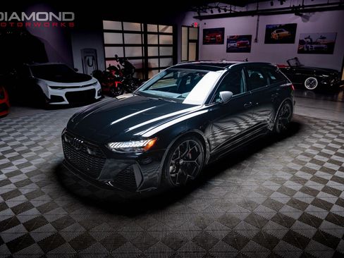 Used 2024 Audi RS 6 performance image 4