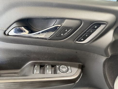 Used 2023 GMC Acadia SLT w/ Preferred Package image 10