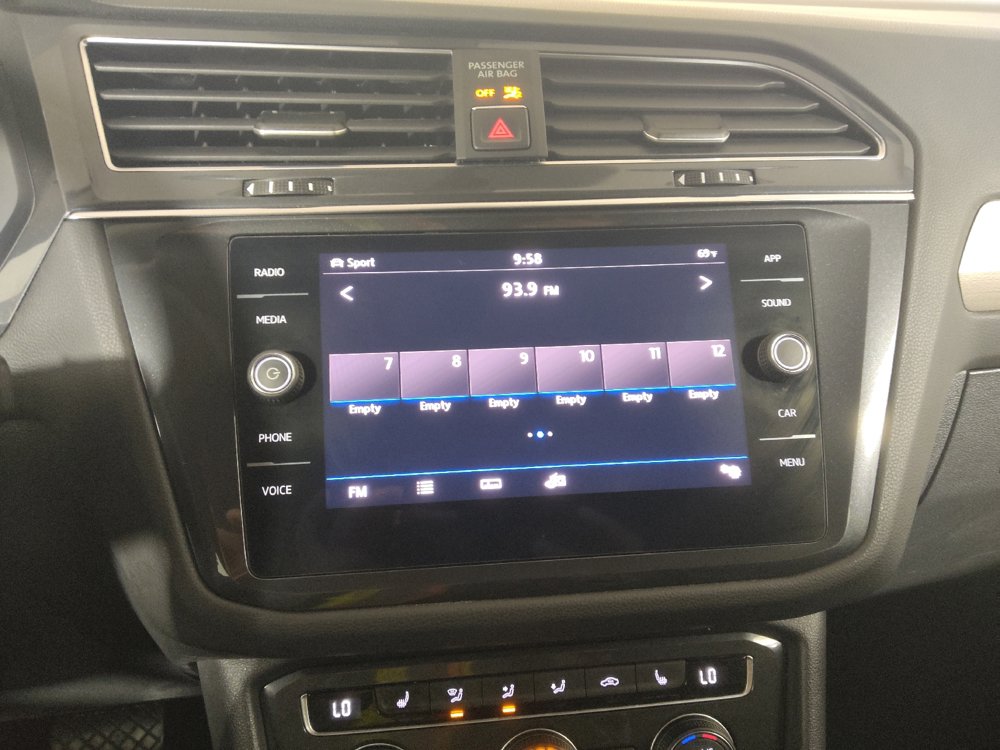 Used 2018 Volkswagen Tiguan SE AWD/4WD image 25