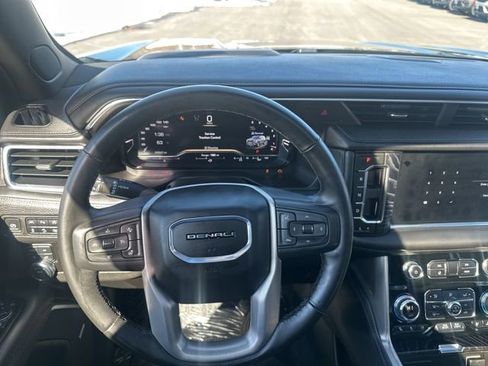 Used 2024 GMC Yukon XL Denali image 25