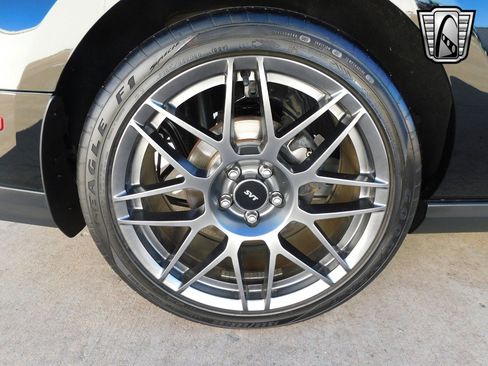 Used 2012 Ford Mustang Shelby GT500 w/ SVT Performance Pkg image 15