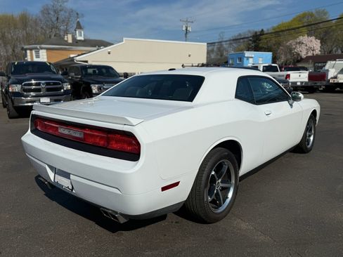 Used 2011 Dodge Challenger image 7