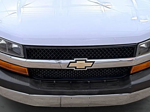 Used 2011 Chevrolet Express 3500 LT w/ LT Preferred Equipment Group image 16