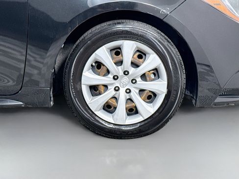 Used 2020 Toyota Corolla LE FWD image 32