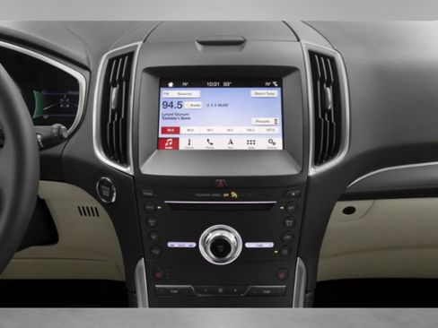 Certified 2019 Ford Edge Titanium w/ Cold Weather Package image 8