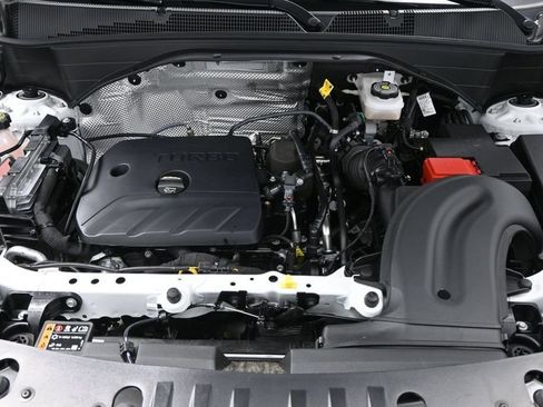 Used 2025 Chevrolet TrailBlazer LT w/ Convenience Package FWD image 40