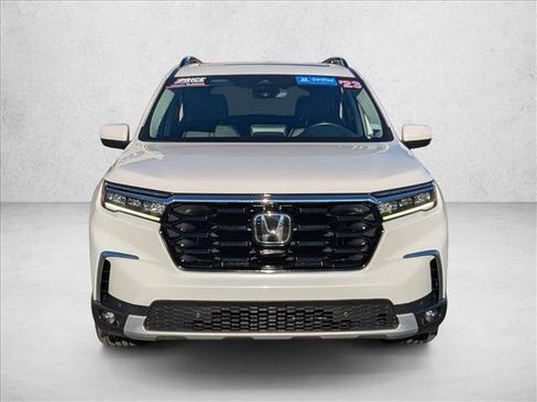 Certified 2023 Honda Pilot Elite image 2