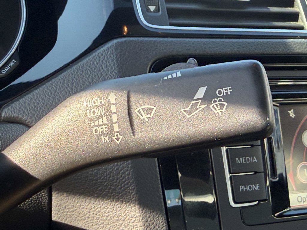 Used 2015 Volkswagen Jetta Sport FWD image 22