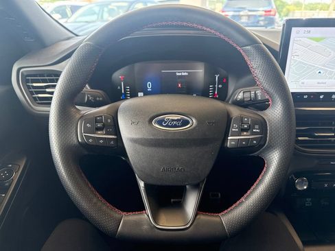 Used 2023 Ford Escape ST-Line w/ Tech Pack #1 AWD/4WD image 17