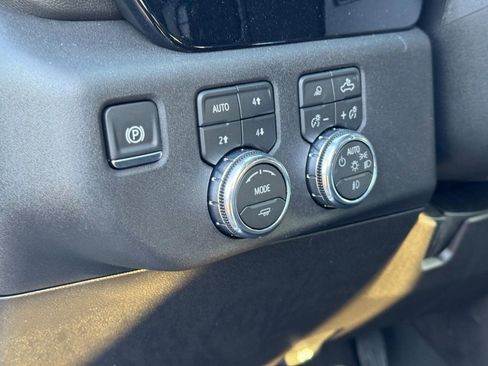 New 2026 GMC Sierra 2500 SLT w/ SLT Premium Package image 18