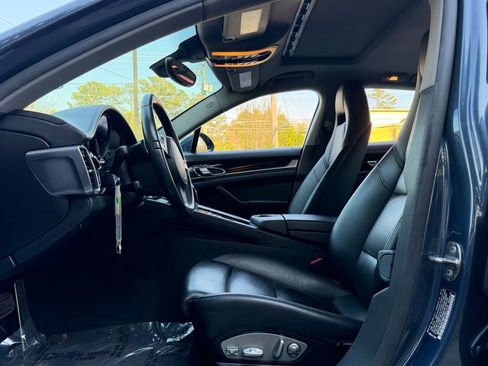 Used 2015 Porsche Panamera image 25