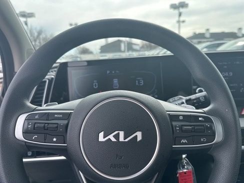 Certified 2025 Kia Sportage LX image 7