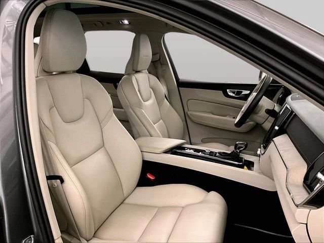Used 2020 Volvo XC60 T6 Inscription w/ Protection Package Premier AWD/4WD image 8