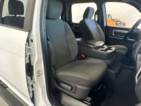 Used 2023 RAM 1500 Warlock AWD/4WD image 32