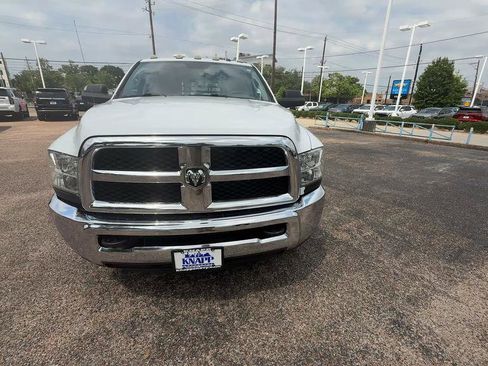 Used 2018 RAM 3500 SLT AWD/4WD image 2