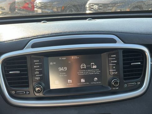 Used 2020 Kia Sorento LX FWD image 31