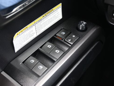 Used 2020 Toyota Tacoma TRD Off-Road image 24