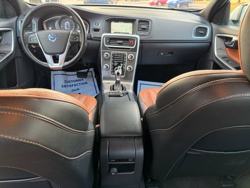 Used 2016 Volvo S60 T5 Premier image 8