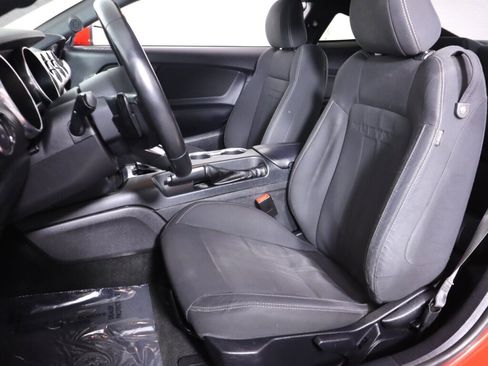 Used 2018 Ford Mustang Coupe RWD image 28
