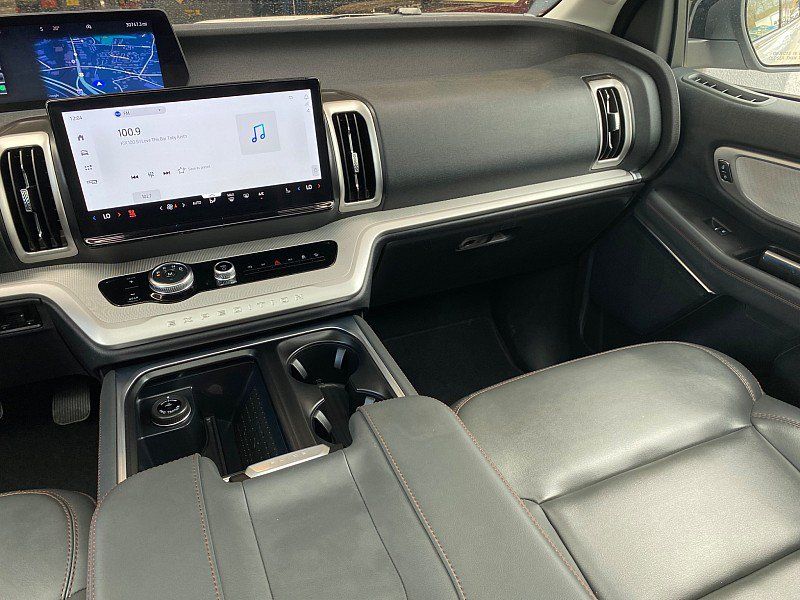Certified 2025 Ford Expedition Active AWD/4WD image 22