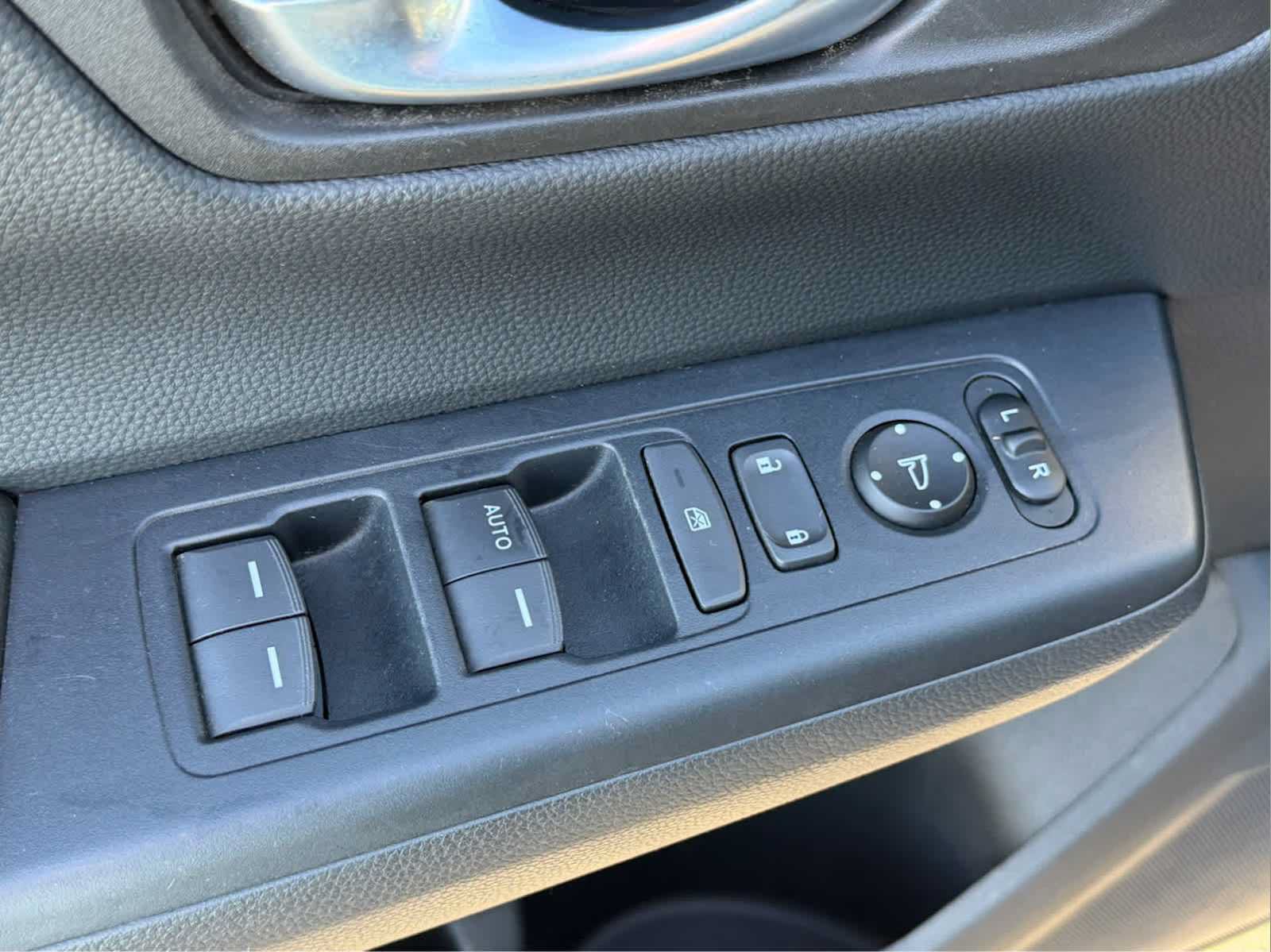 Used 2024 Honda CR-V LX image 2