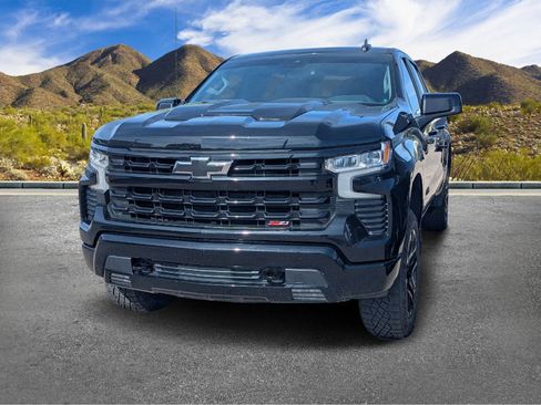 Used 2024 Chevrolet Silverado 1500 LT Trail Boss w/ Convenience Package II AWD/4WD image 2
