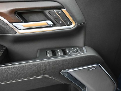 Used 2024 GMC Sierra 2500 Denali w/ Denali Reserve Package image 17