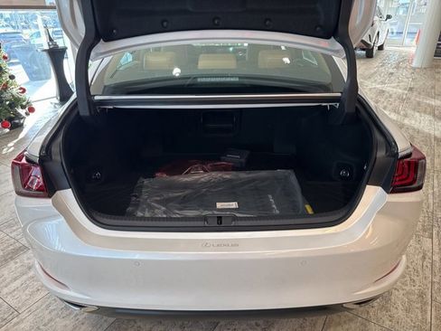 New 2025 Lexus ES 350 w/ Premium Package image 9
