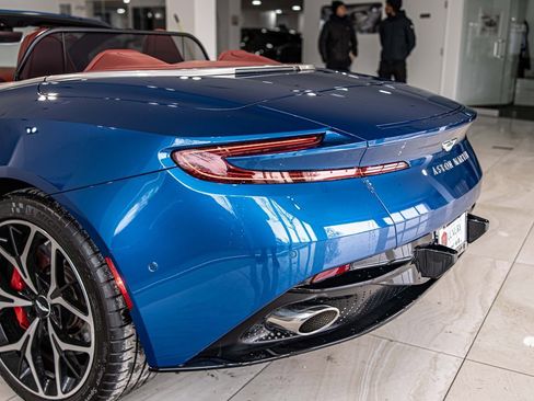 Used 2022 Aston Martin DB11 Volante image 14
