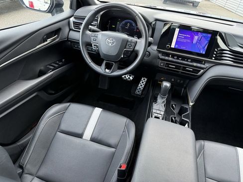 Used 2025 Toyota Camry SE FWD image 20